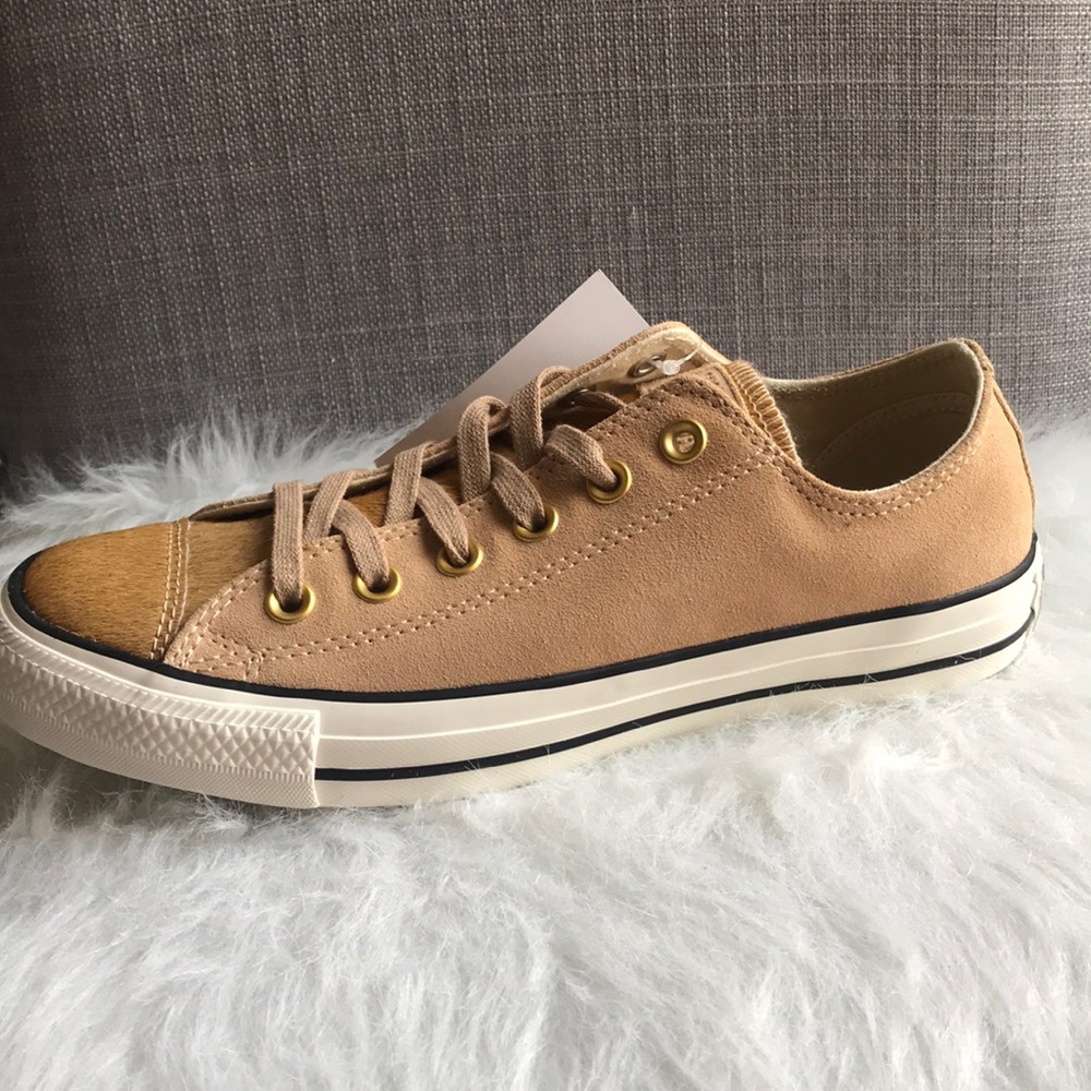 Converse women’s shoes size 8 low tops - Picture 5 of 6